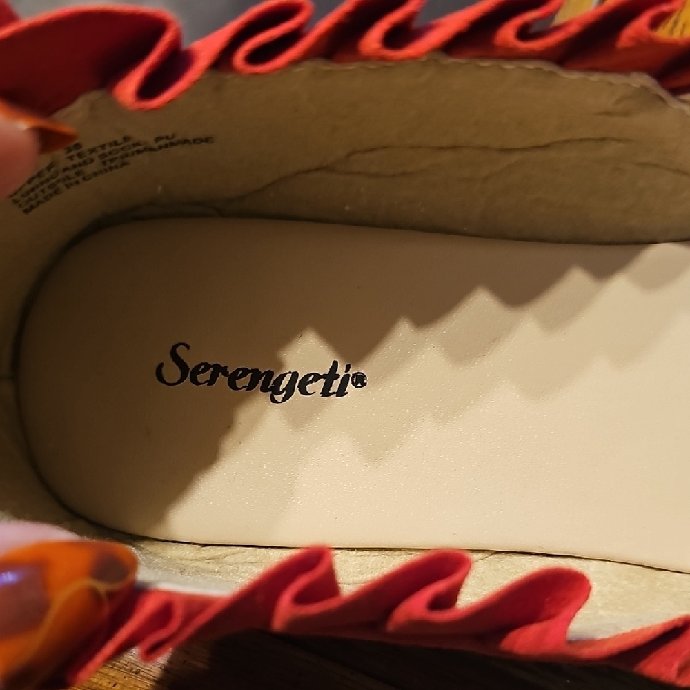 Serengeti Red Ruffled Flats - Picture 2 of 6